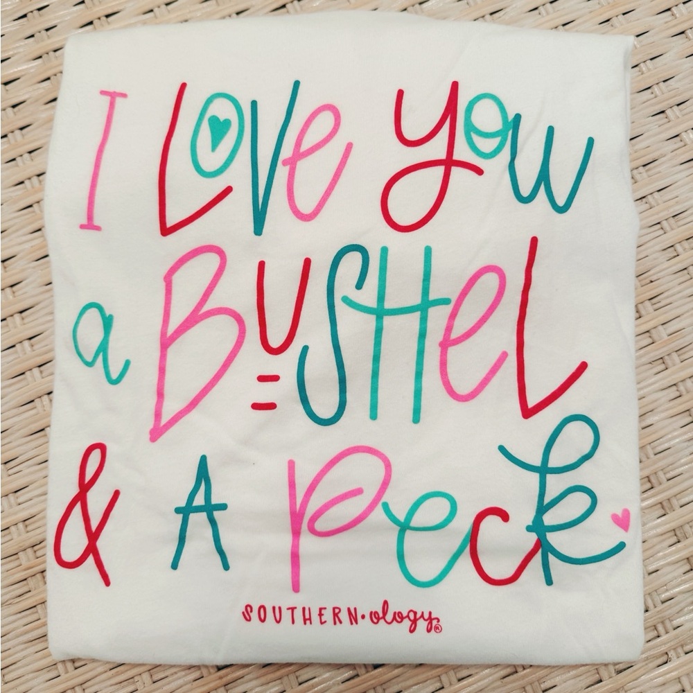 SOUTHERNOLOGY SHORT SLEEVE SIZE M White Graphic Tee with Colorful Text